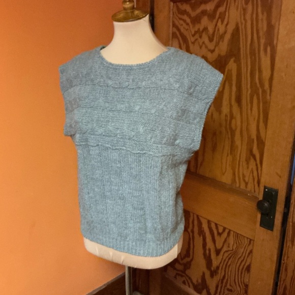 Vintage Gray Cable Knit Sweater Vest Sleeveless Cottagecore - Picture 9 of 10